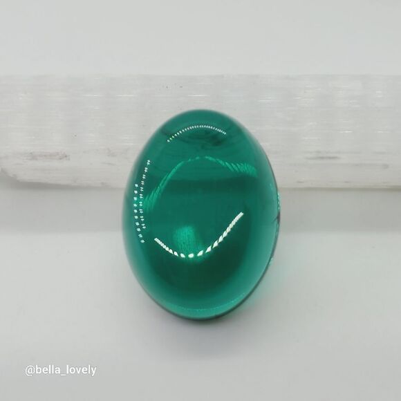 20x14x7mm Beautiful Emerald Green Oval Hydrotherdal Crystal Cabochon - Picture 3 of 4
